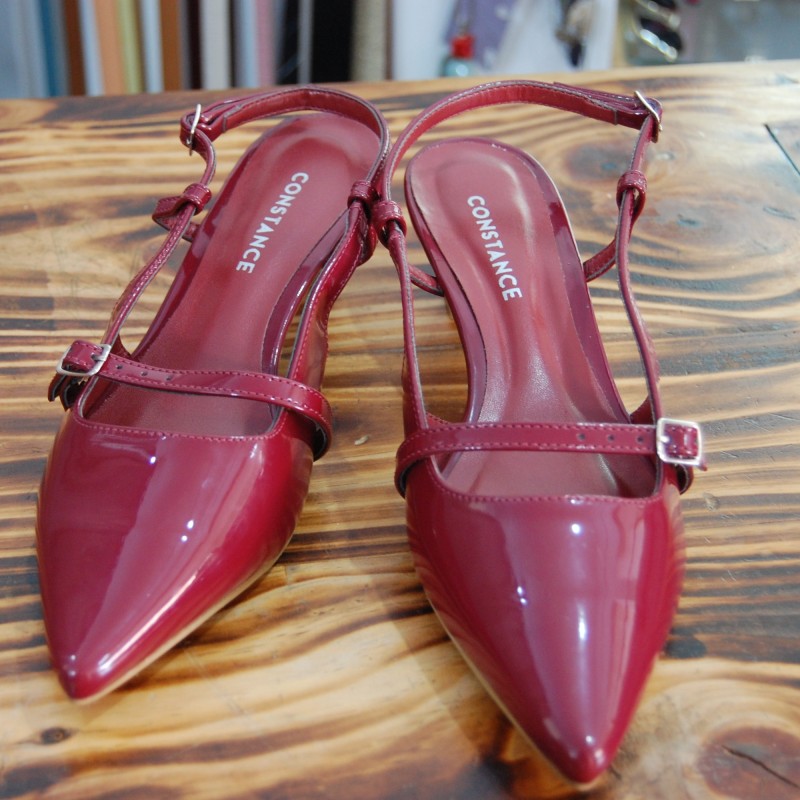 Slingbacks Vermelhos CONSTANCE – Elegância e Sofisticação em Cada Passo
